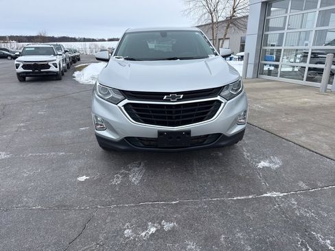 Used 2018 Chevrolet Equinox LT image 2