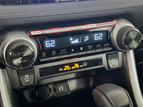 Used 2025 Toyota RAV4 XLE w/ Convenience Package image 24