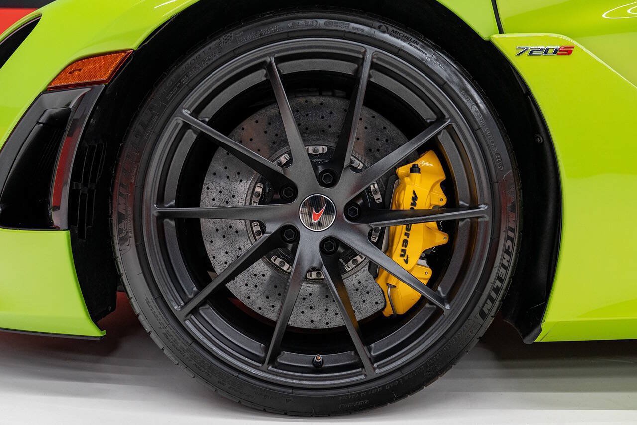 Used 2018 McLaren 720S Performance RWD image 30