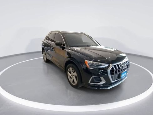 Used 2020 Audi Q3 2.0T Premium AWD/4WD image 2
