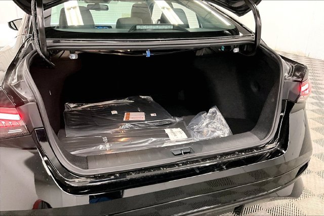 New 2027 Nissan Sentra SR w/ SR Premium Package FWD image 43