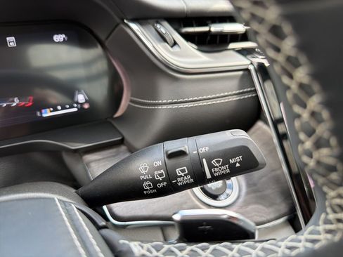 Certified 2023 Jeep Grand Cherokee L Overland w/ Rear Seat Video Group I AWD/4WD image 75