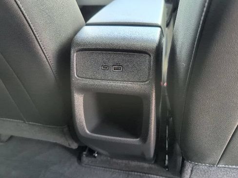 Used 2024 Chevrolet Trax LT w/ Sunroof Package FWD image 37