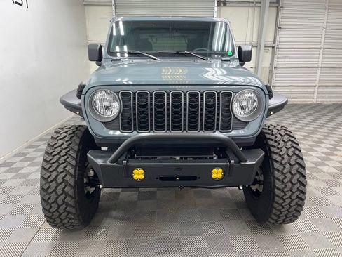 Used 2025 Jeep Wrangler Sport AWD/4WD image 9
