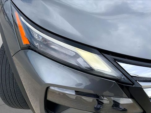 Used 2024 Nissan Rogue SV FWD image 26