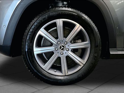 Used 2023 Mercedes-Benz GLS 450 4MATIC image 11