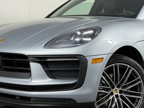 Certified 2026 Porsche Macan AWD/4WD image 11