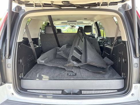 Used 2019 Cadillac Escalade Premium Luxury AWD/4WD image 25