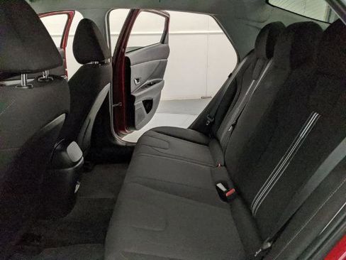 Used 2024 Hyundai Elantra SEL image 18