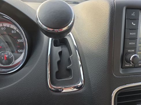 Used 2011 Dodge Grand Caravan Crew w/ Entertainment Group 1 image 10