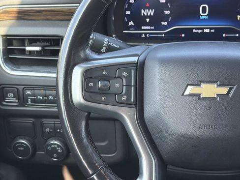 Used 2023 Chevrolet Suburban Premier image 8