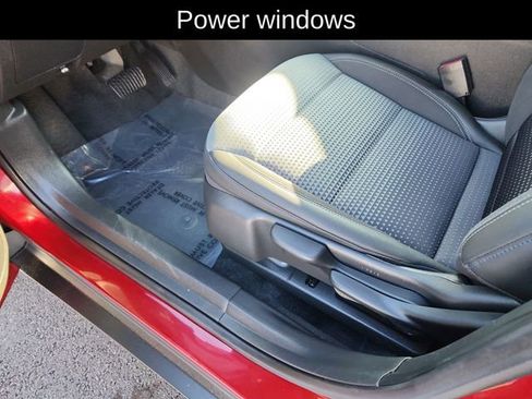 Used 2025 Chevrolet Trax LT w/ LT Convenience Package image 20