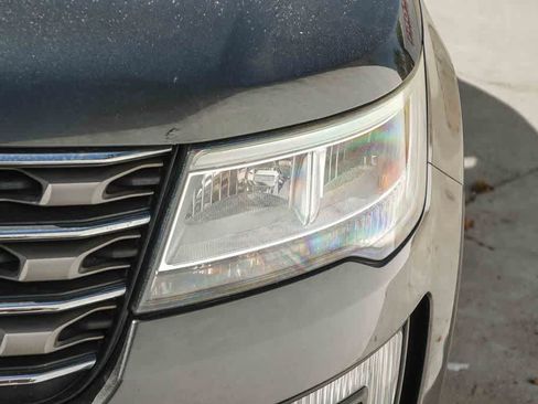 Used 2017 Ford Explorer XLT w/ Equipment Group 202A FWD image 8