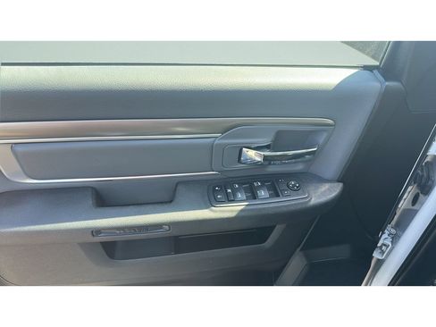 Used 2023 RAM 1500 Classic SLT AWD/4WD image 9