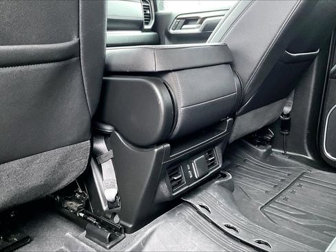 Used 2024 GMC Sierra 1500 SLT image 34