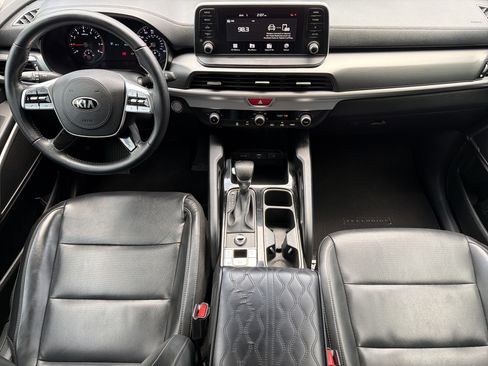 Used 2020 Kia Telluride LX FWD image 3