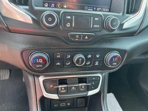 Used 2024 GMC Terrain SLT FWD image 25