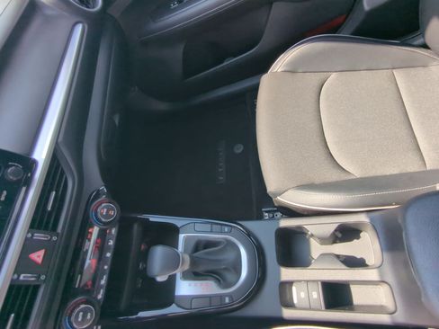 Certified 2023 Kia Forte GT-Line w/ GT-Line Technology Package FWD image 17