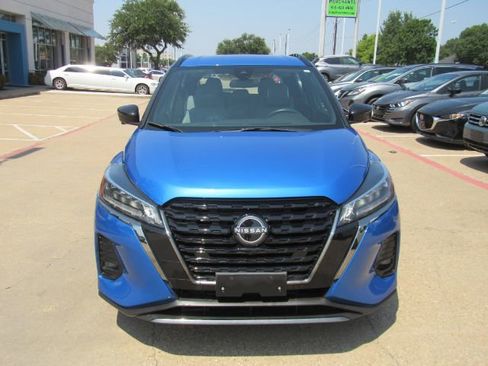 Used 2024 Nissan Kicks SR w/ SR Premium Package image 2