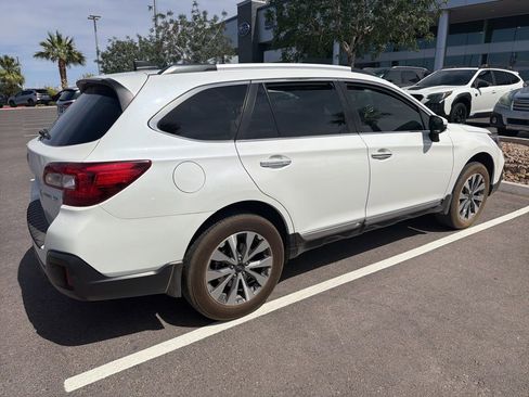 Used 2019 Subaru Outback 2.5i Touring AWD/4WD image 10