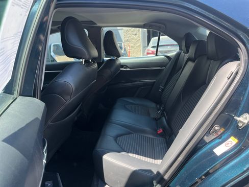 Used 2019 Toyota Camry SE FWD image 23