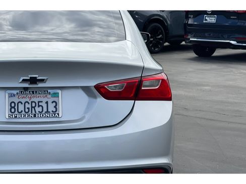 Used 2018 Chevrolet Malibu LT w/ Redline Edition FWD image 16