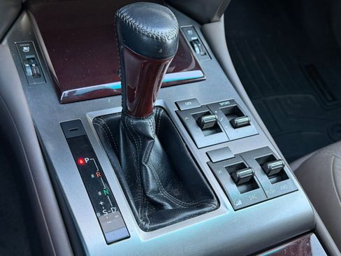 Used 2016 Lexus GX 460 Luxury w/ Preferred Accessory Package image 15