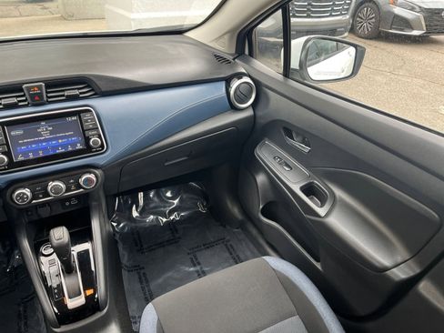 Used 2025 Nissan Versa SV FWD image 32