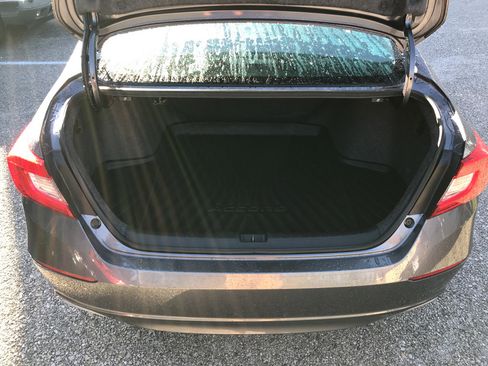 Used 2019 Honda Accord EX image 26