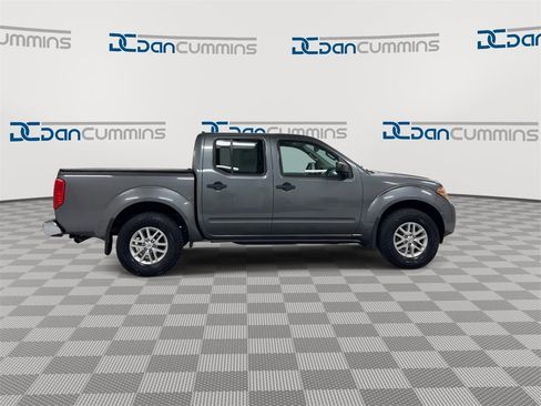 Used 2016 Nissan Frontier SV w/ SV Value Truck Package image 9