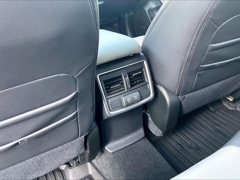 Used 2023 Subaru Forester Limited AWD/4WD image 33
