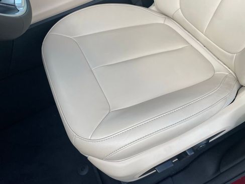 Used 2024 Jeep Grand Cherokee Limited image 23