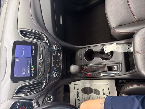 Used 2022 Chevrolet Equinox RS w/ RS Leather Package FWD image 12