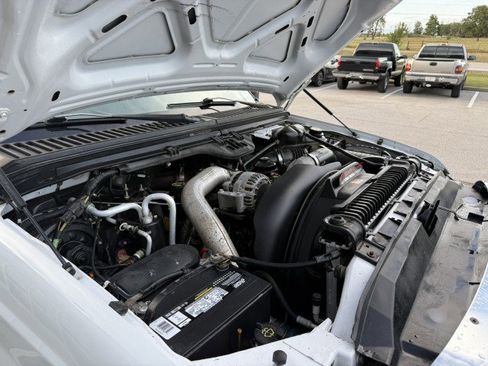 Used 2005 Ford F350 XL image 19