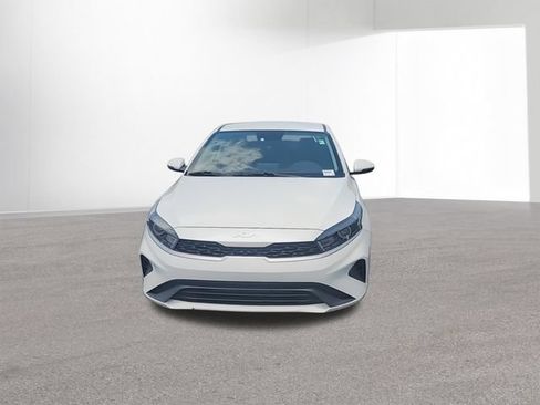 Used 2023 Kia Forte LXS w/ LXS Technology Package FWD image 3