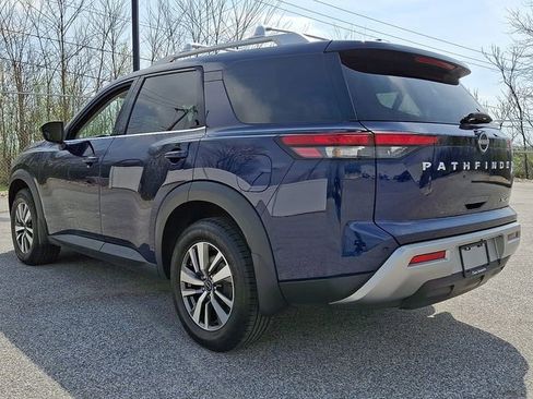 Used 2023 Nissan Pathfinder SL image 7