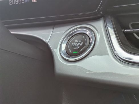 Used 2025 Chevrolet Trax LT w/ LT Convenience Package image 24