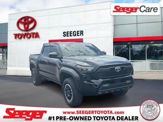 Used 2024 Toyota Tacoma TRD Off-Road w/ TRD Off Road Premium Package AWD/4WD video 1
