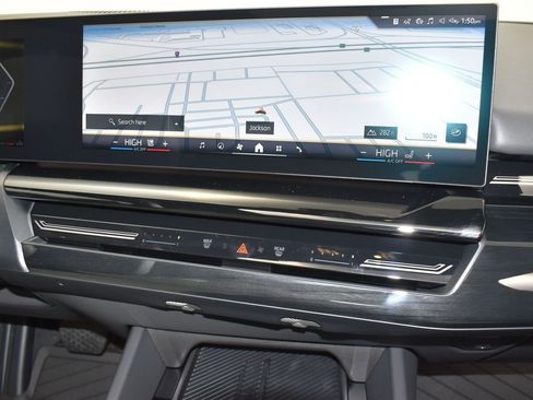 New 2026 BMW 530i xDrive w/ Premium Package AWD/4WD image 28