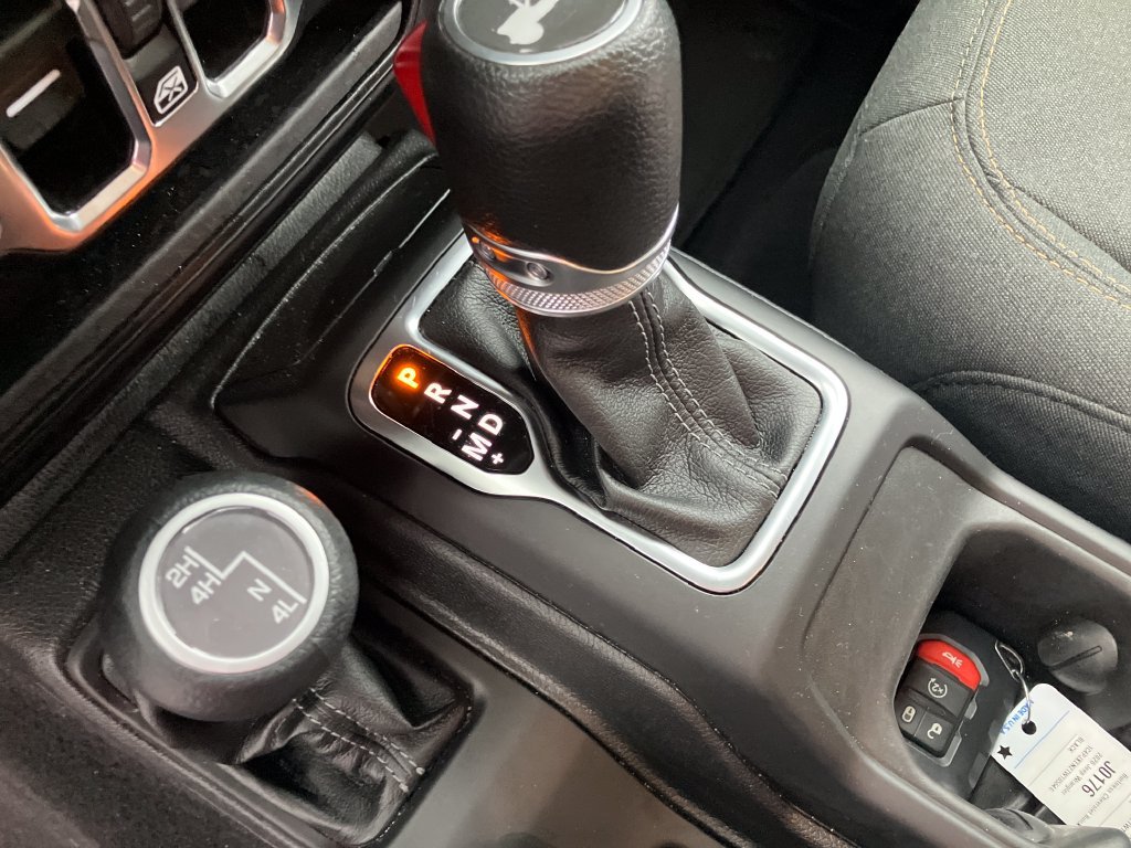 Used 2026 Jeep Wrangler Unlimited Sahara AWD/4WD image 26