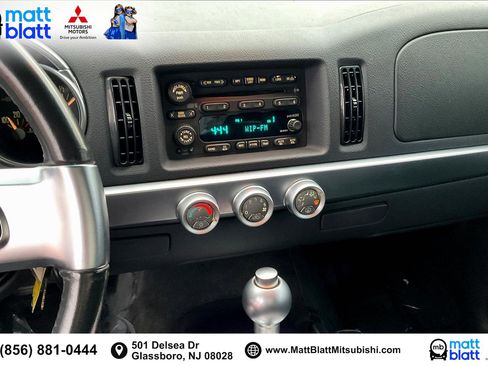 Used 2004 Chevrolet SSR w/ Preferred Equipment Group image 7