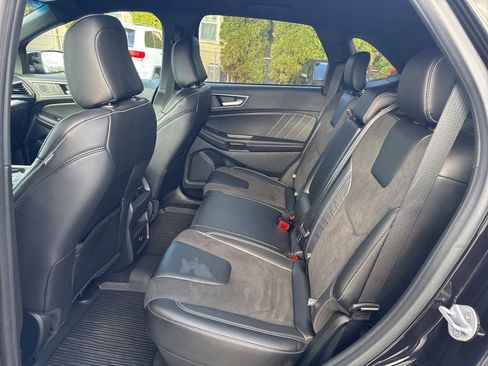 Used 2022 Ford Edge ST image 36