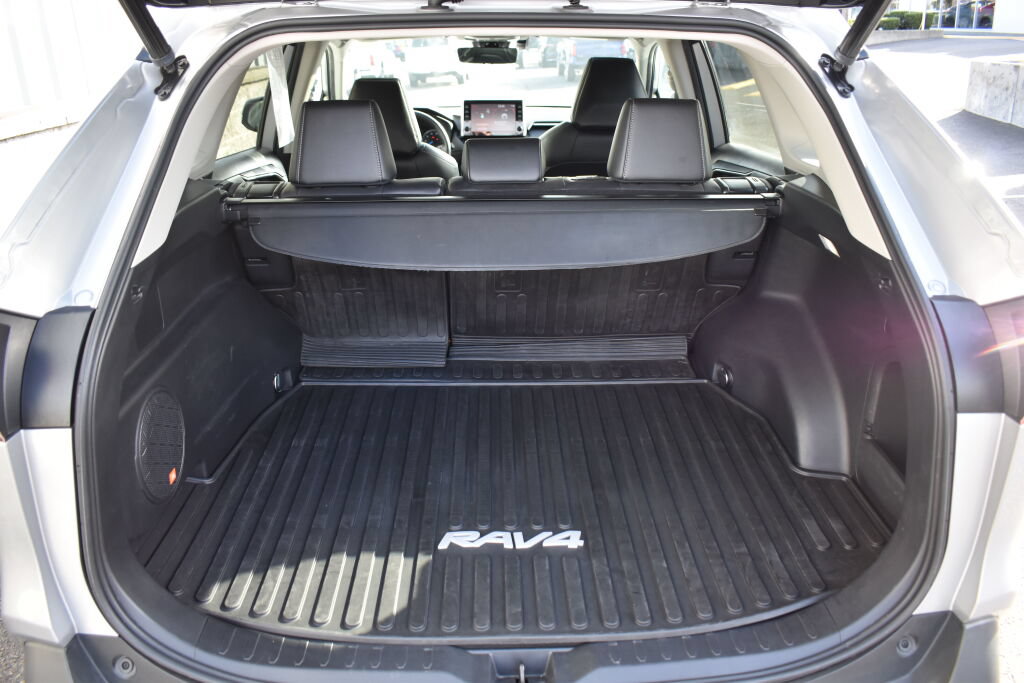 Certified 2022 Toyota RAV4 XLE Premium AWD/4WD image 21
