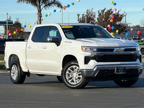 Used 2025 Chevrolet Silverado 1500 LT image 2