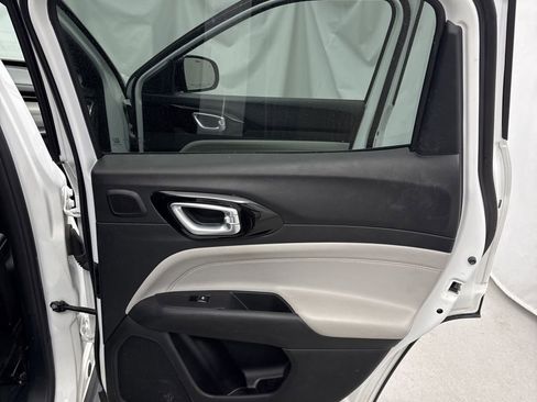 Used 2023 Jeep Compass Limited w/ Sun and Sound Group image 37