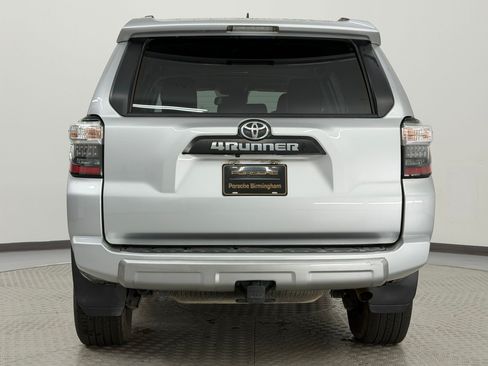 Used 2021 Toyota 4Runner TRD Off-Road Premium w/ Moonroof Package AWD/4WD image 10