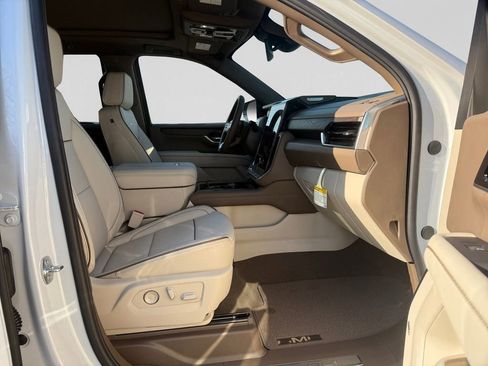 New 2026 GMC Yukon Denali w/ Sun & Power Step Package image 17