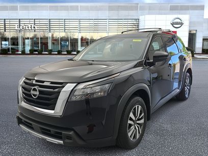 New 2025 Nissan Pathfinder SL w/ Cargo Package