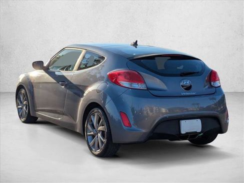 Used 2017 Hyundai Veloster image 8
