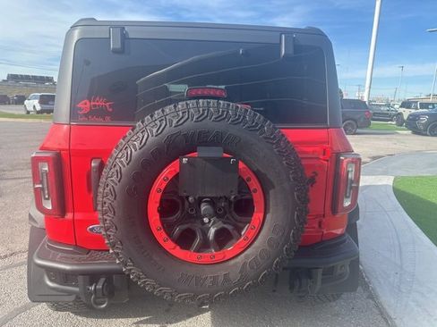 Used 2023 Ford Bronco Wildtrak image 6